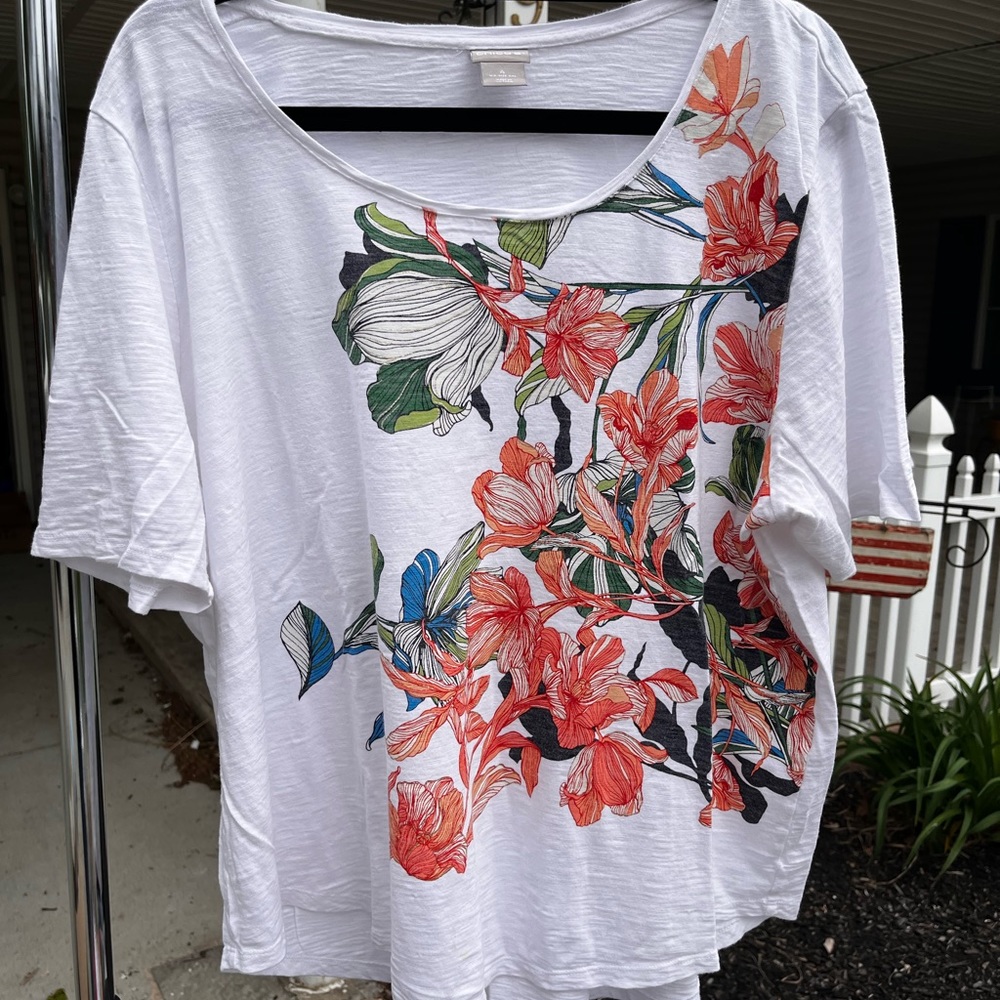 Chico’s printed short sleeve Tee Shirt